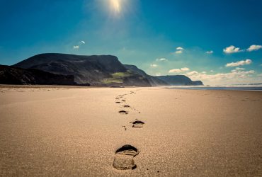 footsteps-3938563_1280